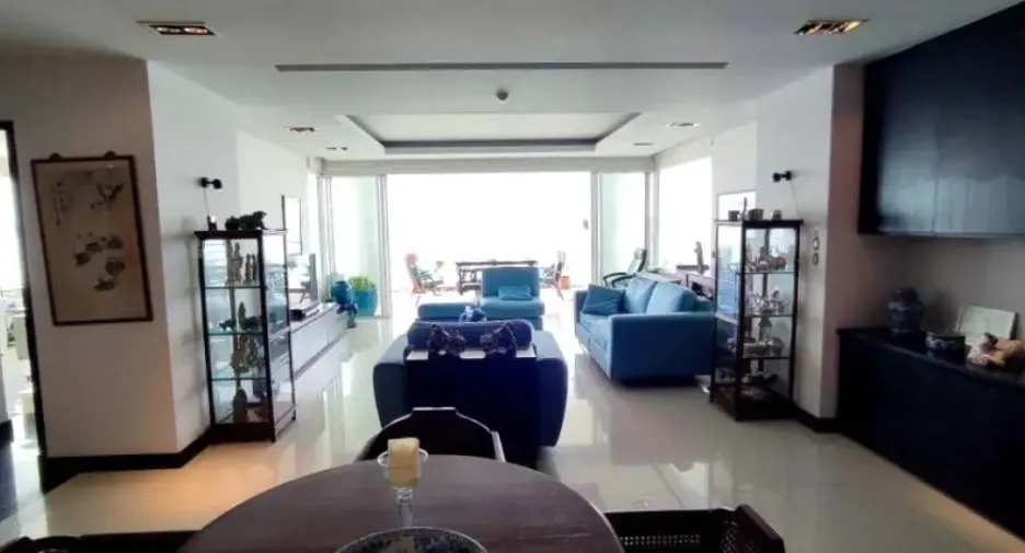 For sale 3 bedrooms condo in Jomtien, Pattaya