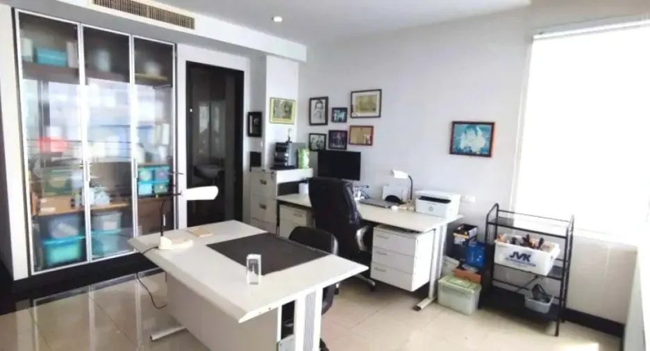 For sale 3 bedrooms condo in Jomtien, Pattaya