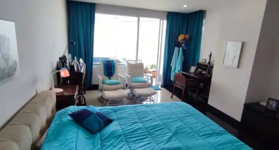 For sale 3 bedrooms condo in Jomtien, Pattaya