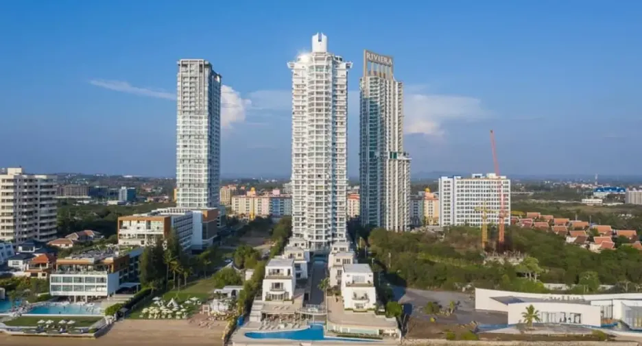 For sale 3 bedrooms condo in Jomtien, Pattaya