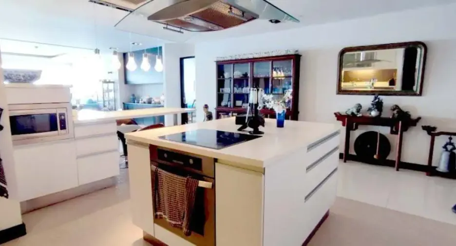 For sale 3 bedrooms condo in Jomtien, Pattaya