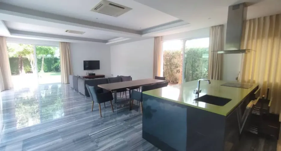 For rent and for sale 3 bedrooms house in Bang Lamung, Chonburi