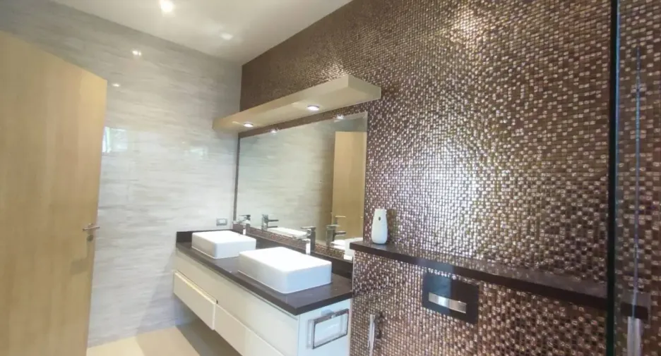 For rent and for sale 3 bedrooms house in Bang Lamung, Chonburi