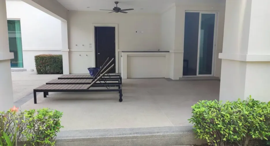 For rent and for sale 3 bedrooms house in Bang Lamung, Chonburi