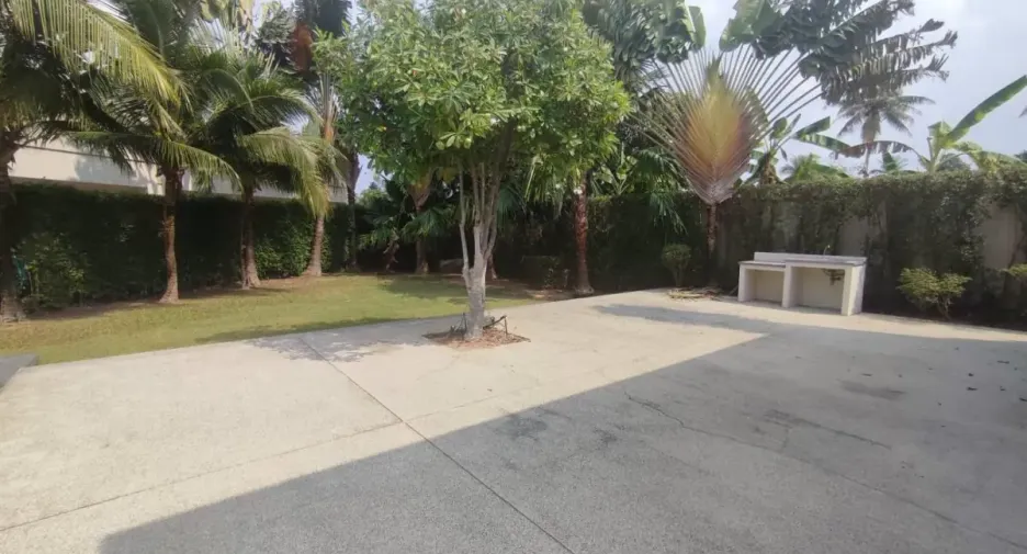 For rent and for sale 3 bedrooms house in Bang Lamung, Chonburi