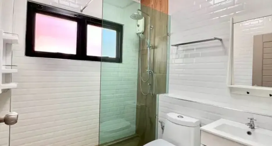 For rent そして for sale 3 ベッドルーム house in Bang Lamung, Chonburi