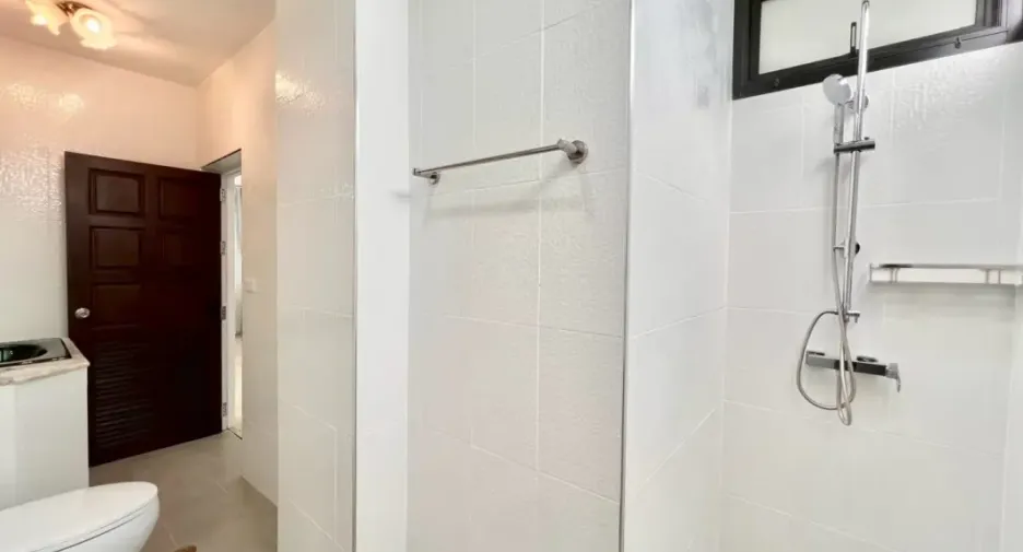 For rent そして for sale 3 ベッドルーム house in Bang Lamung, Chonburi