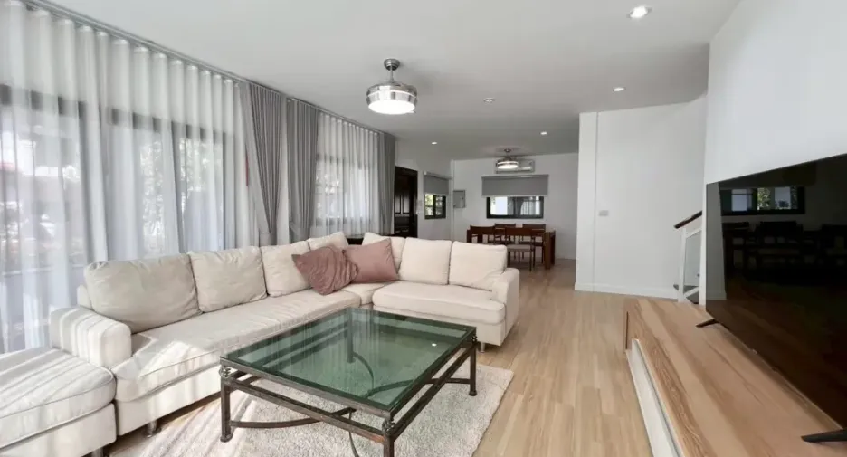 For rent そして for sale 3 ベッドルーム house in Bang Lamung, Chonburi