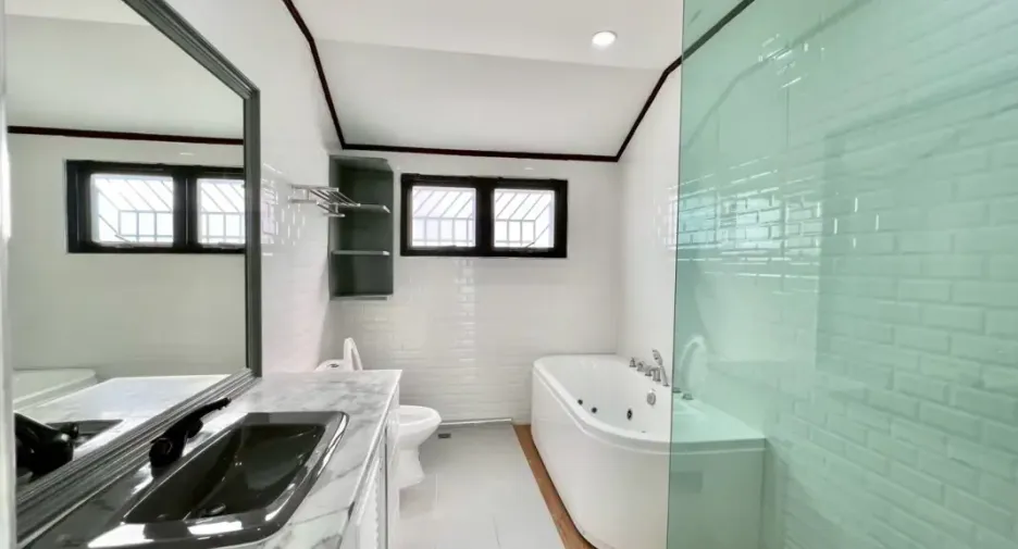 For rent そして for sale 3 ベッドルーム house in Bang Lamung, Chonburi