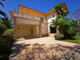 Casa en alquiler y en venta de 5 habitaciones en Bang Lamung, Chonburi