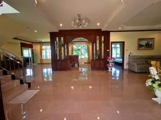 Casa en alquiler y en venta de 5 habitaciones en Bang Lamung, Chonburi