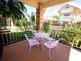 Casa en alquiler y en venta de 5 habitaciones en Bang Lamung, Chonburi
