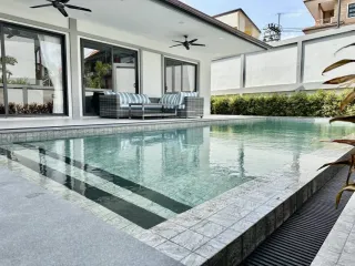 出租 和 出售 4 卧室 独立屋 在 Bang Lamung, Chon Buri