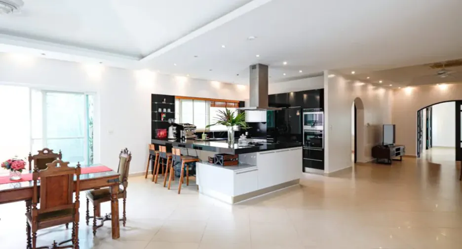 For rent and for sale 4 bedrooms house in Bang Lamung, Chonburi