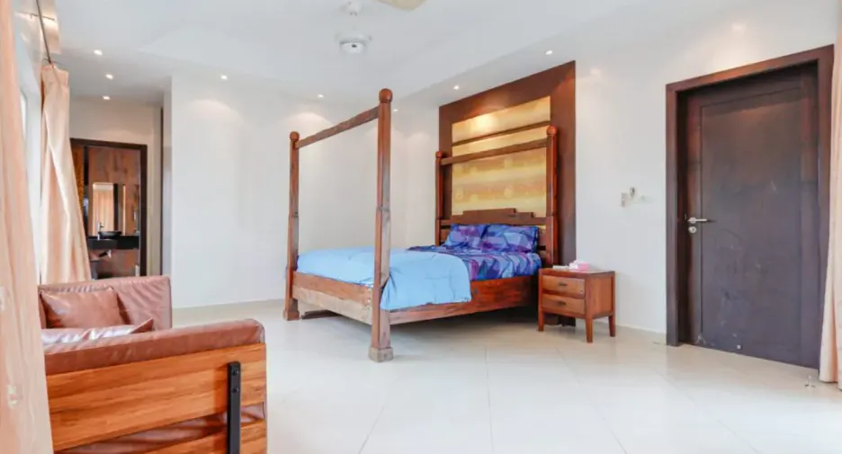 For rent and for sale 4 bedrooms house in Bang Lamung, Chonburi