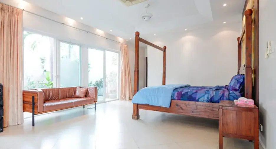 For rent and for sale 4 bedrooms house in Bang Lamung, Chonburi