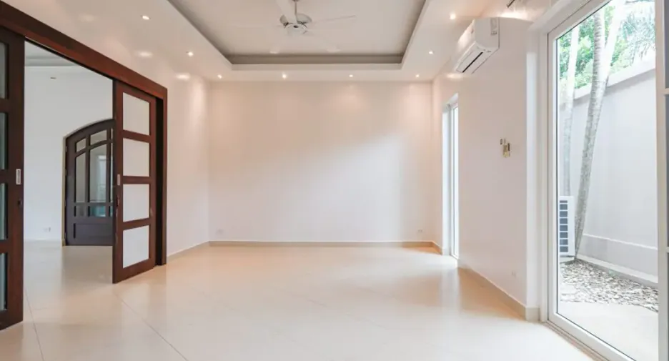For rent and for sale 4 bedrooms house in Bang Lamung, Chonburi