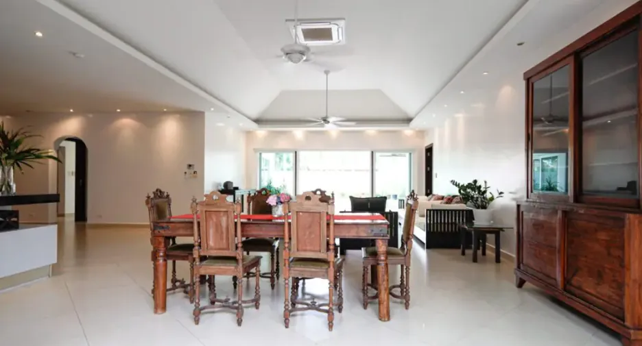 For rent and for sale 4 bedrooms house in Bang Lamung, Chonburi