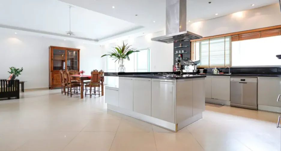 For rent and for sale 4 bedrooms house in Bang Lamung, Chonburi