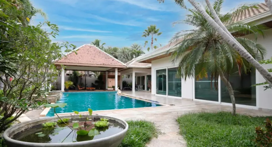 For rent and for sale 4 bedrooms house in Bang Lamung, Chonburi