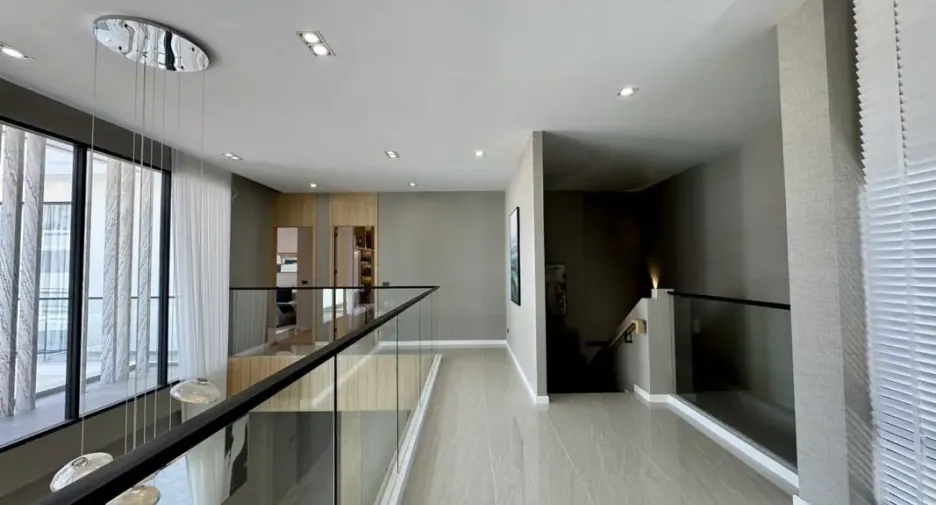 Casa en venta de 5 habitaciones en Bang Lamung, Chonburi