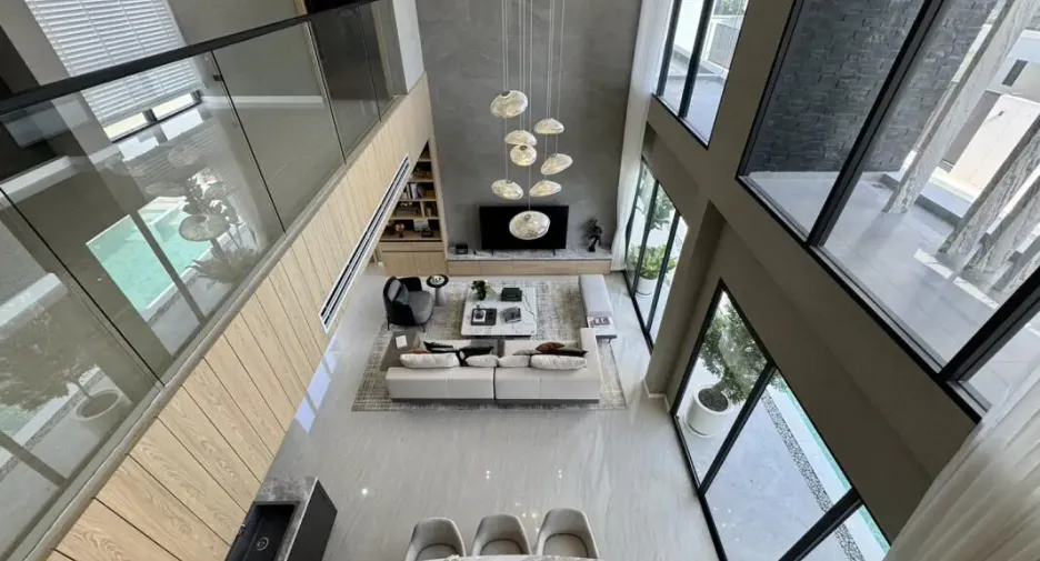 Casa en venta de 5 habitaciones en Bang Lamung, Chonburi