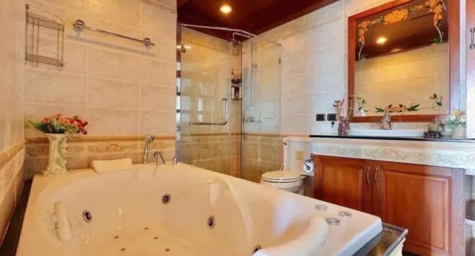 Condo en venta de 2 habitaciones en Bang Lamung, Chonburi