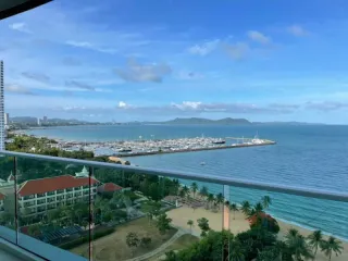 À vendre 2 chambres condo à Na Jomtien, Pattaya