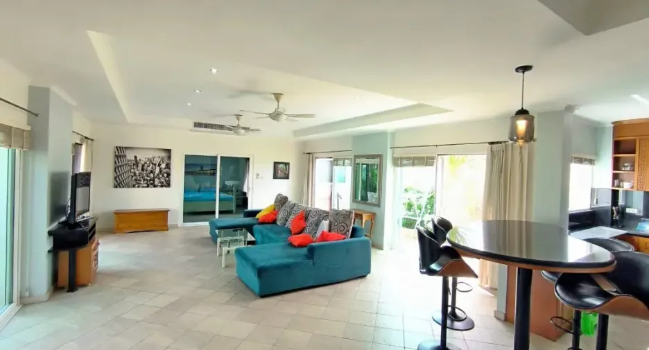 出租 和 出售 5 卧室 独立屋 在 Bang Lamung, Chon Buri