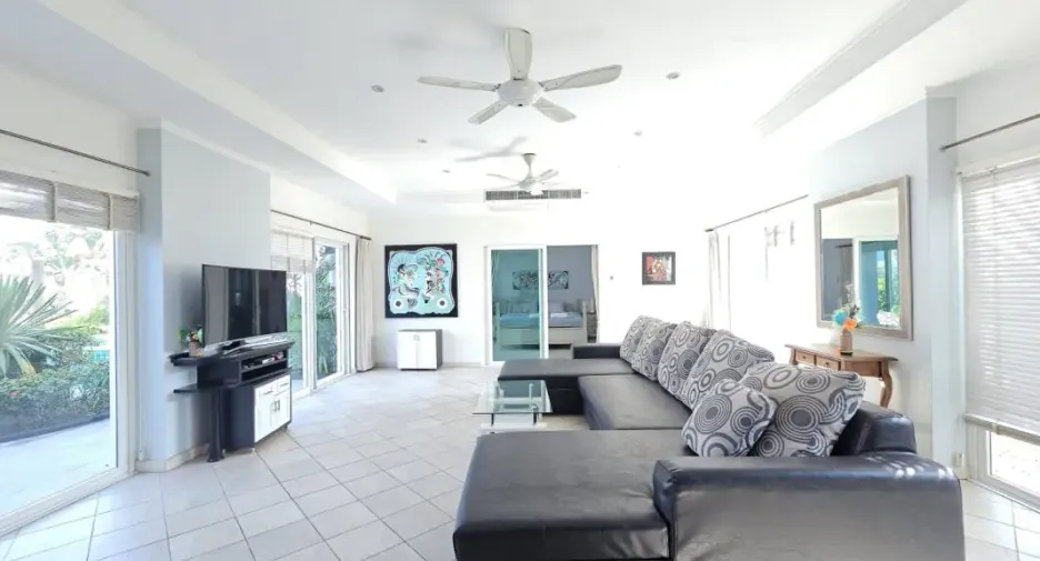 出租 和 出售 5 卧室 独立屋 在 Bang Lamung, Chon Buri