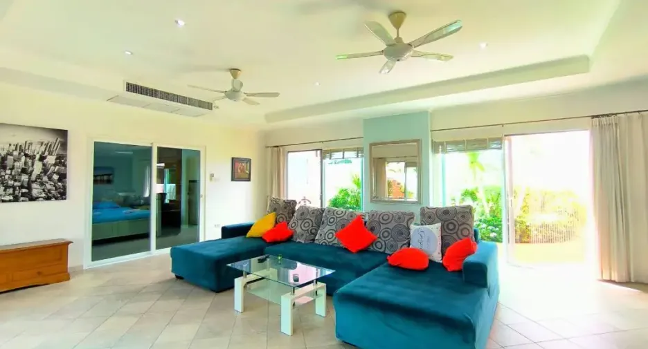 出租 和 出售 5 卧室 独立屋 在 Bang Lamung, Chon Buri