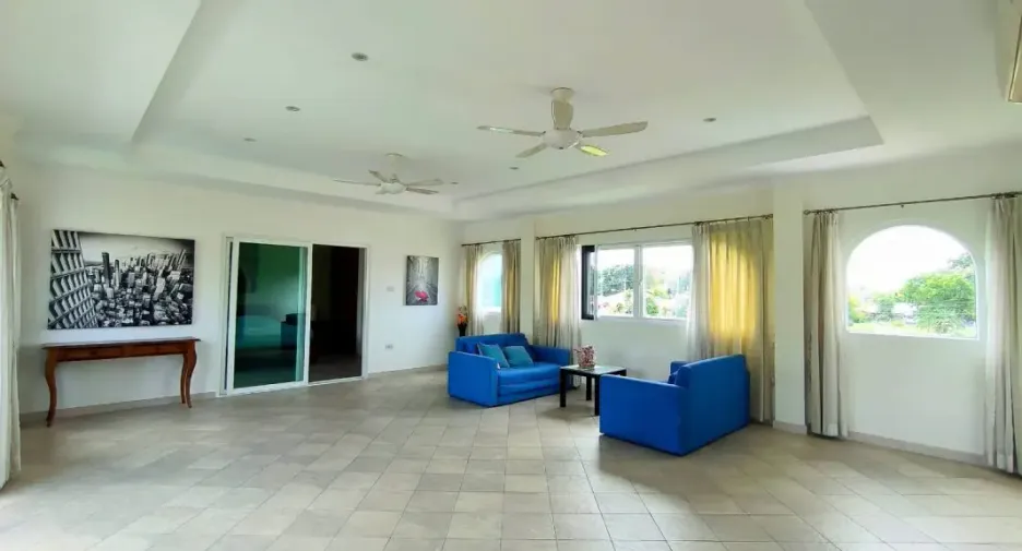 出租 和 出售 5 卧室 独立屋 在 Bang Lamung, Chon Buri