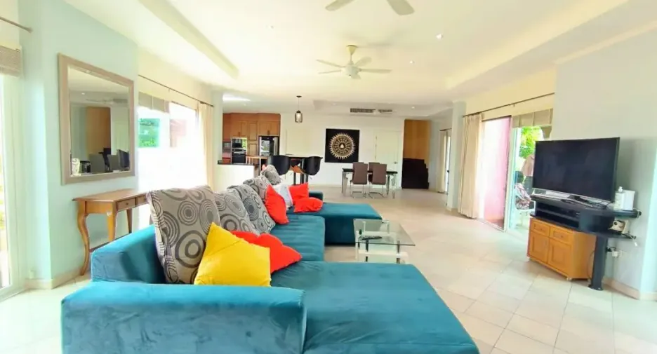 出租 和 出售 5 卧室 独立屋 在 Bang Lamung, Chon Buri