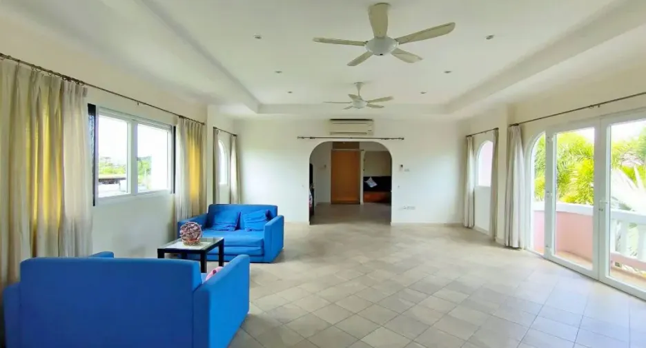 出租 和 出售 5 卧室 独立屋 在 Bang Lamung, Chon Buri