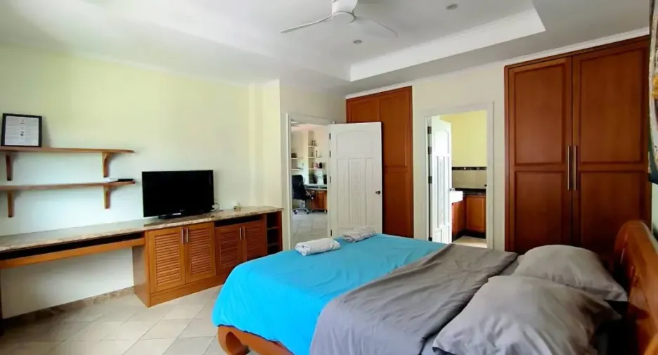 出租 和 出售 5 卧室 独立屋 在 Bang Lamung, Chon Buri