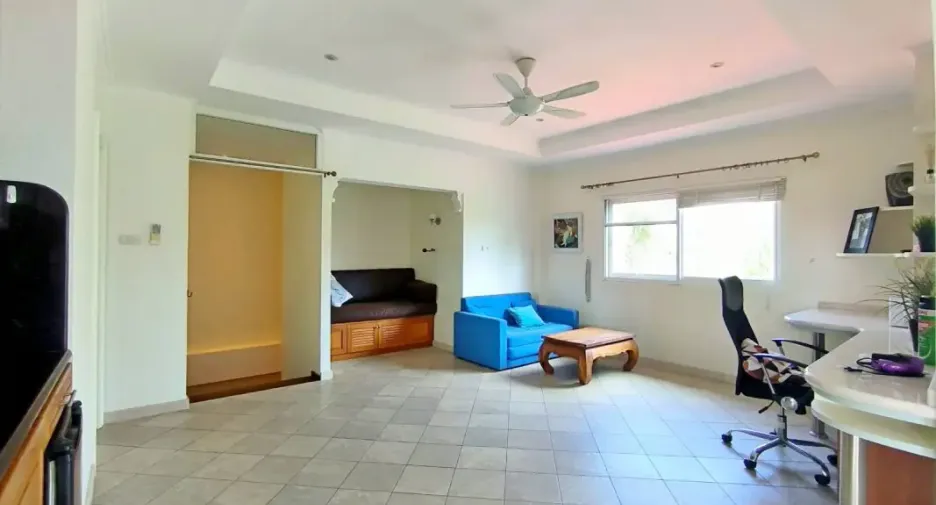 出租 和 出售 5 卧室 独立屋 在 Bang Lamung, Chon Buri