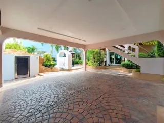 Casa en alquiler y en venta de 5 habitaciones en Bang Lamung, Chonburi