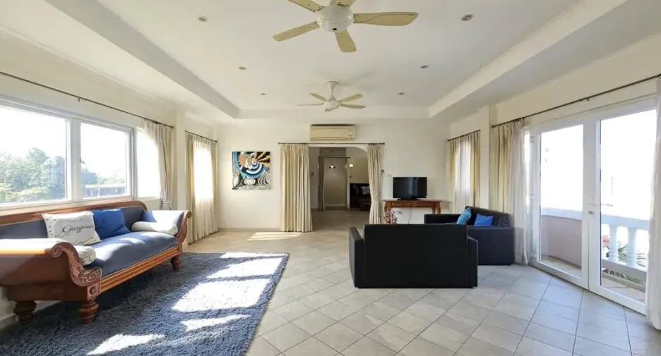 出租 和 出售 5 卧室 独立屋 在 Bang Lamung, Chon Buri