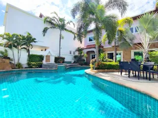 Casa en alquiler y en venta de 5 habitaciones en Bang Lamung, Chonburi