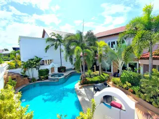 Casa en alquiler y en venta de 5 habitaciones en Bang Lamung, Chonburi