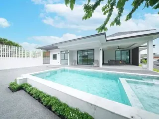 出租 和 出售 4 卧室 独立屋 在 Bang Lamung, Chon Buri