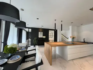 出租 和 出售 6 卧室 独立屋 在 Bang Lamung, Chon Buri