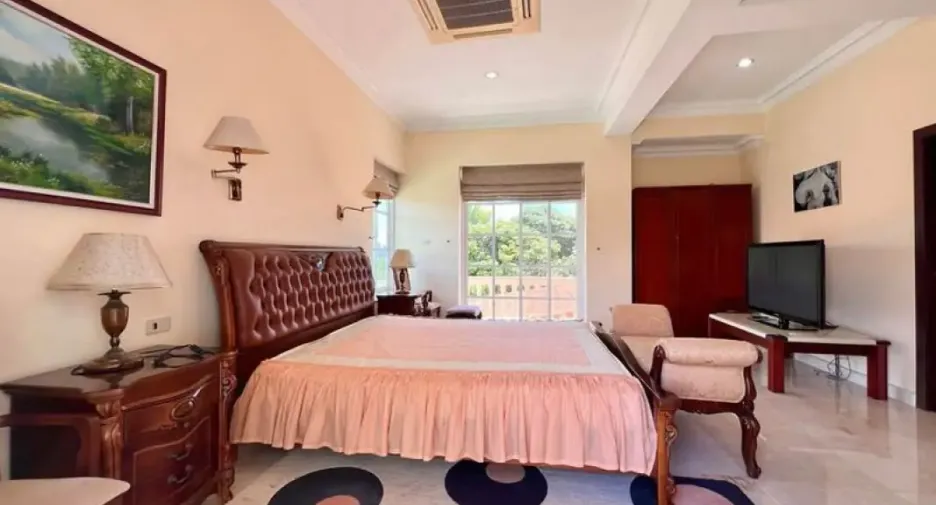 Casa en venta de 4 habitaciones en Bang Lamung, Chonburi