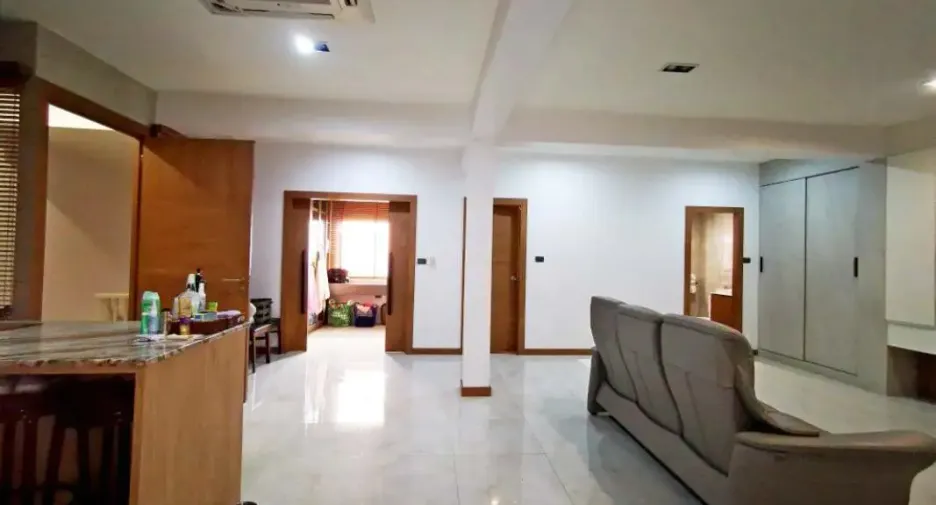 For sale retail Space in Bang Lamung, Chonburi
