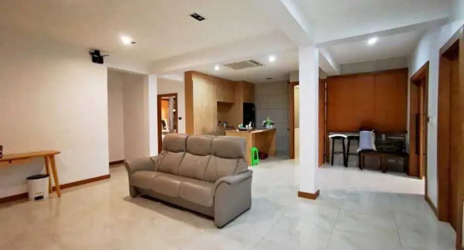 For sale retail Space in Bang Lamung, Chonburi