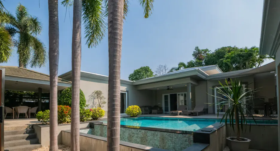 For sale 3 bedrooms house in Bang Lamung, Chonburi