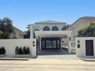 Casa en venta de 4 habitaciones en Bang Lamung, Chonburi