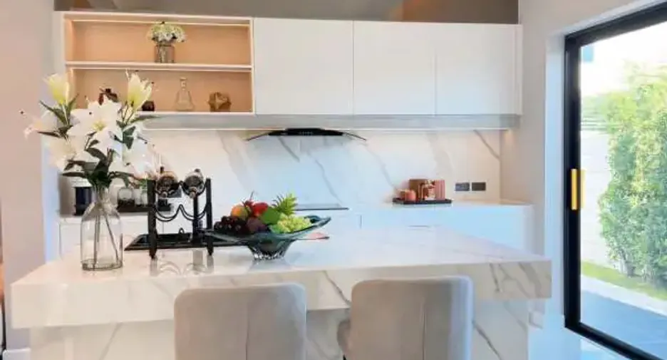 Casa en venta de 5 habitaciones en Bang Lamung, Chonburi