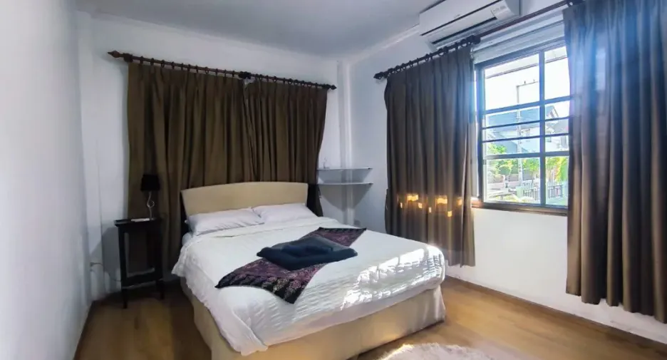 Casa en alquiler y en venta de 7 habitaciones en Bang Lamung, Chonburi