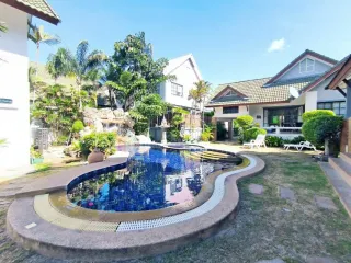 Casa en alquiler y en venta de 7 habitaciones en Bang Lamung, Chonburi